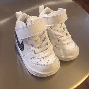Infant Nike’s Size 3